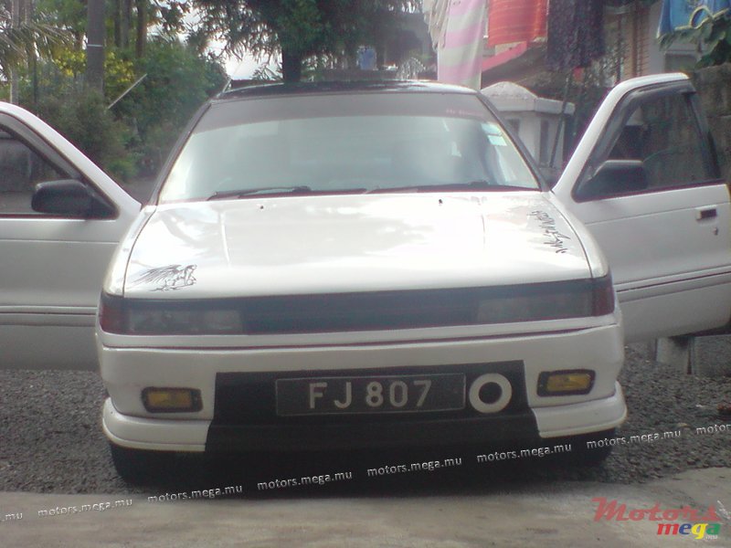 1992' Mitsubishi photo #1