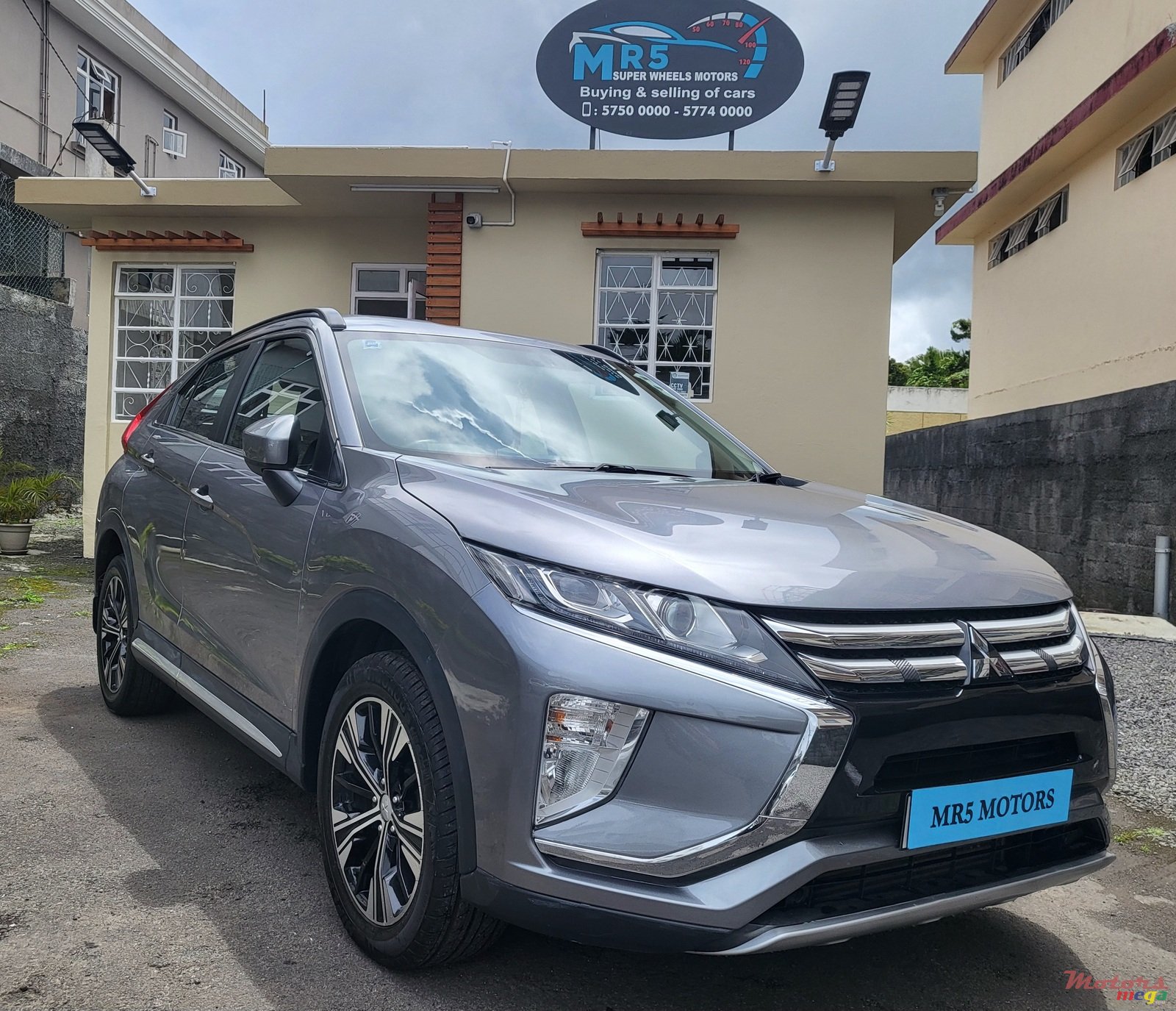 2019' Mitsubishi Eclipse Cross photo #4