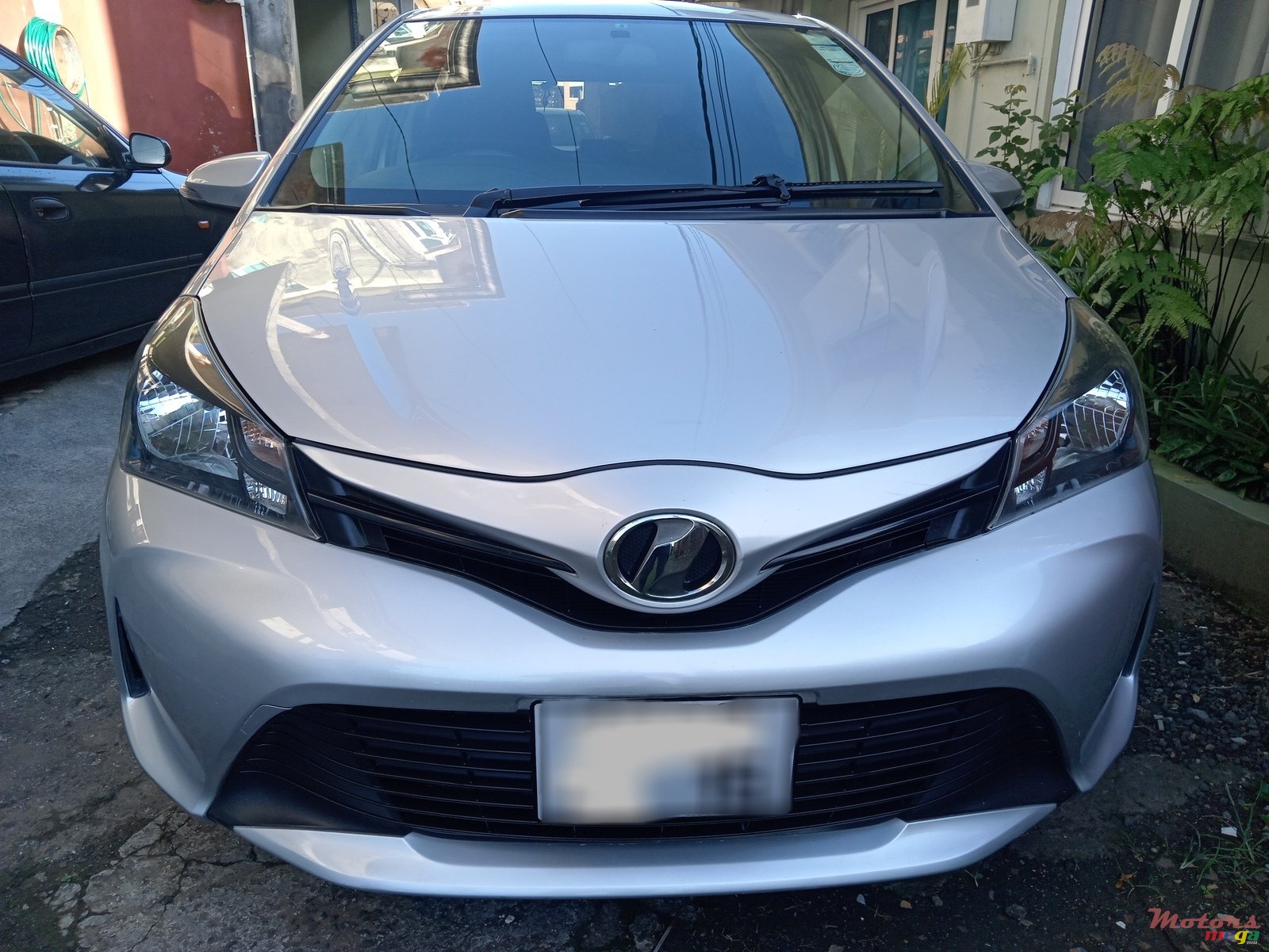 2015' Toyota Vitz 1320cc photo #4