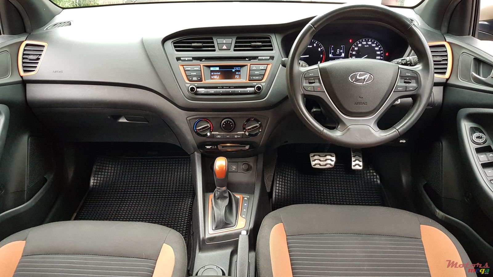 2016' Hyundai i20 Automatic photo #5