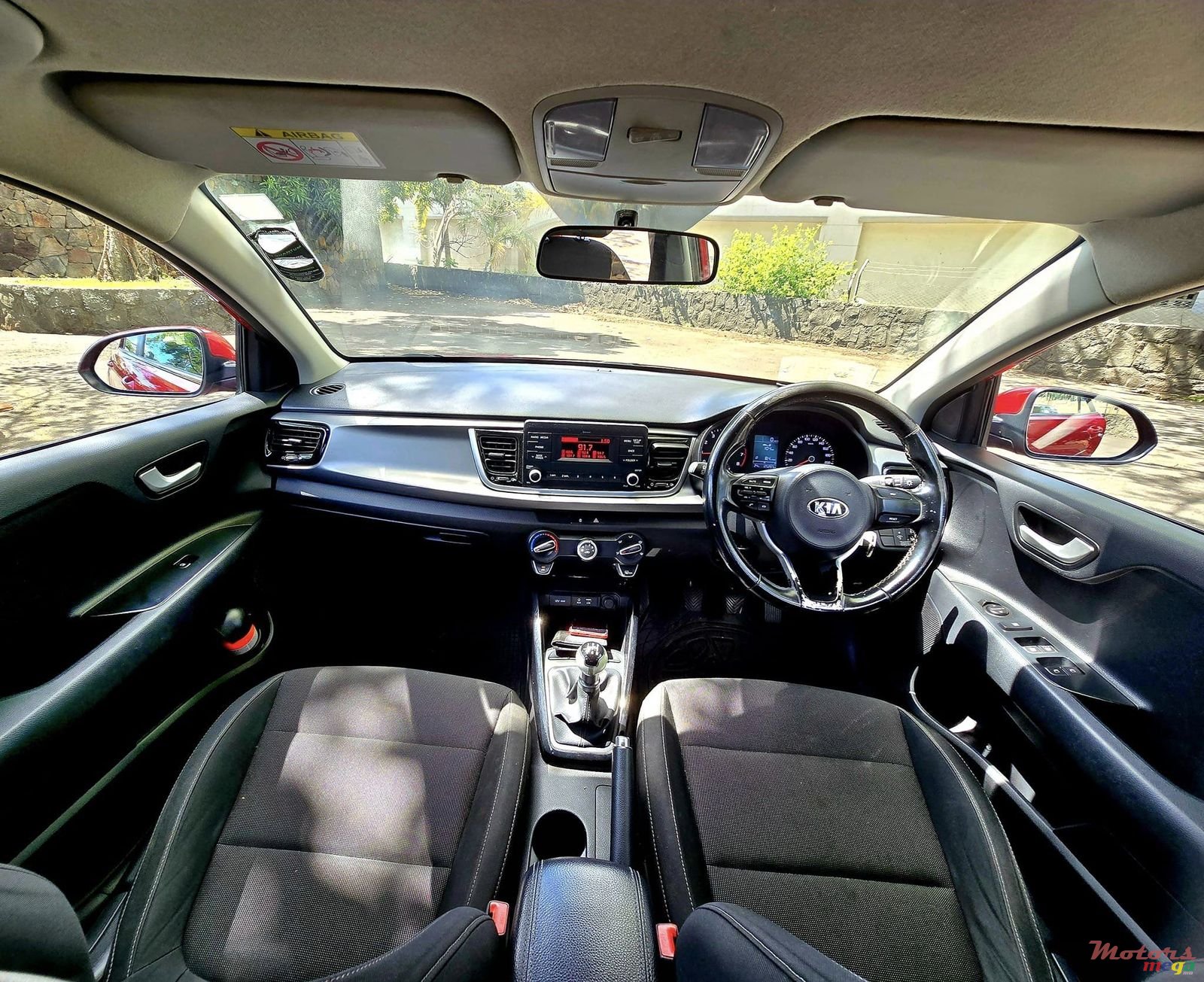 2019' Kia Rio photo #7