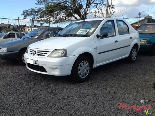 2008' Renault Logan photo #5