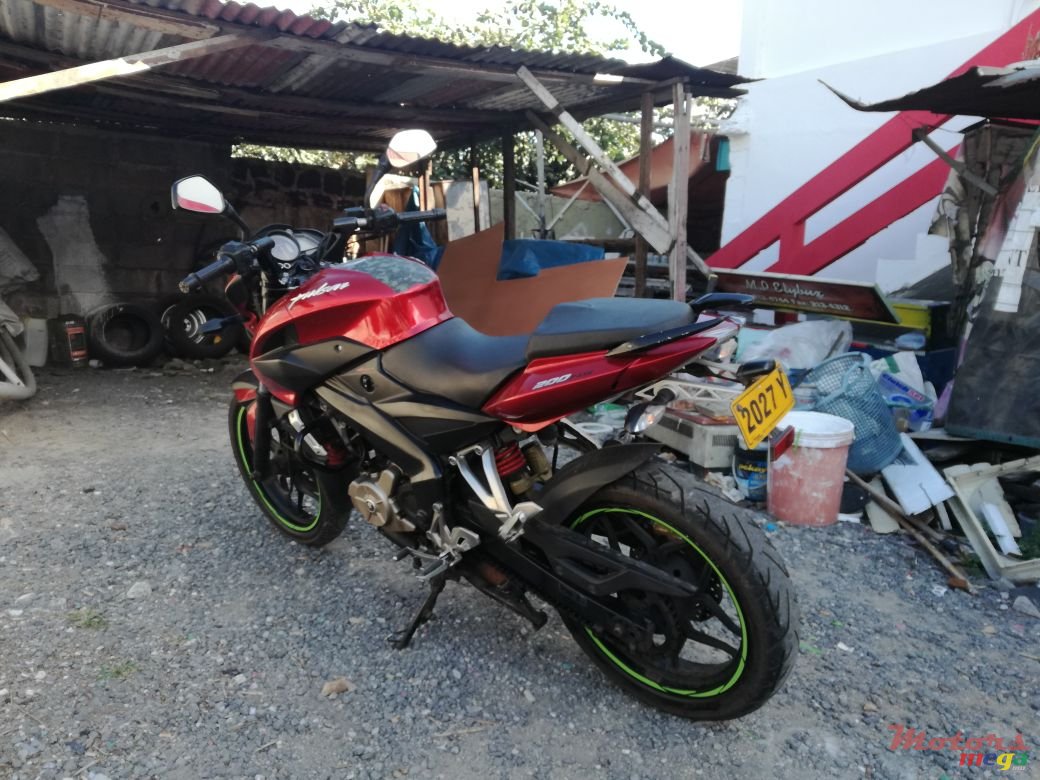 2013' Bajaj photo #3