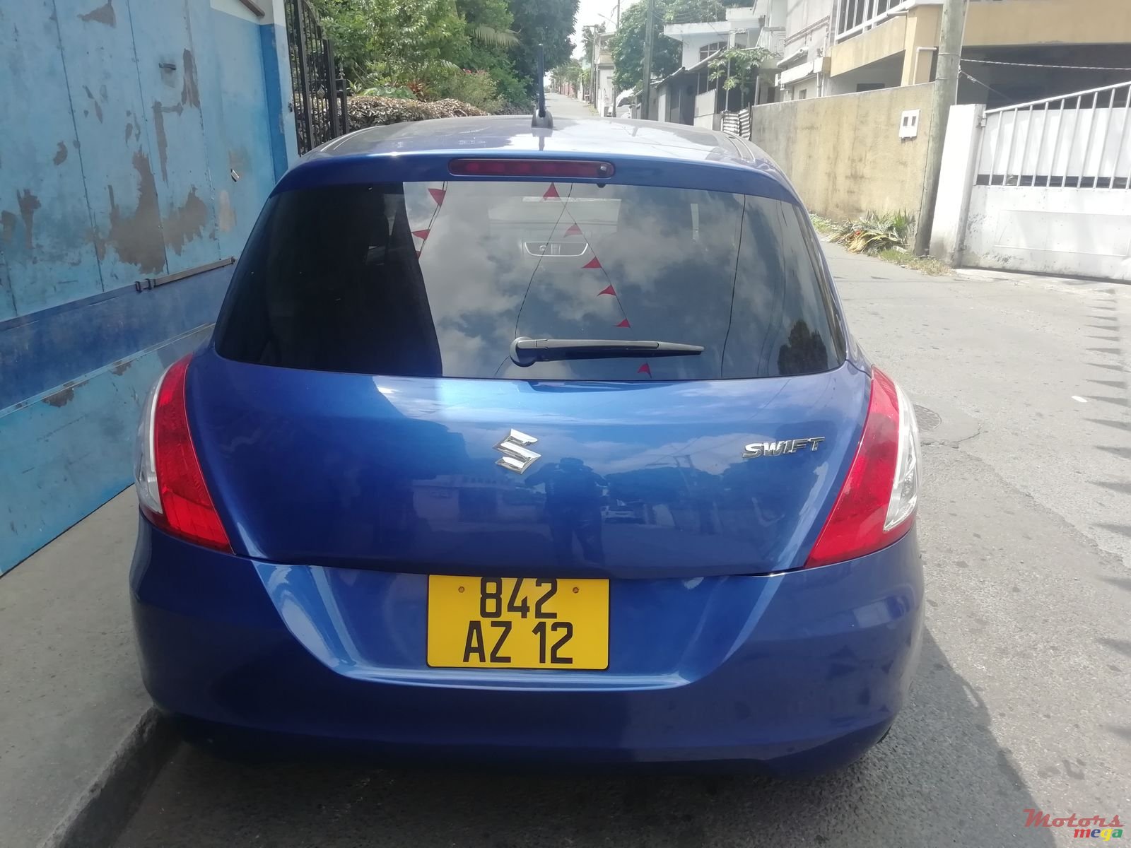 2012' Suzuki Swift photo #1