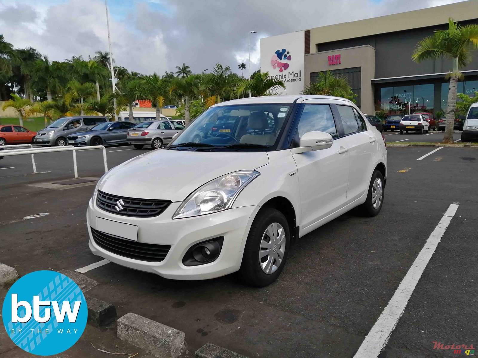 2014' Suzuki Swift Dzire photo #1