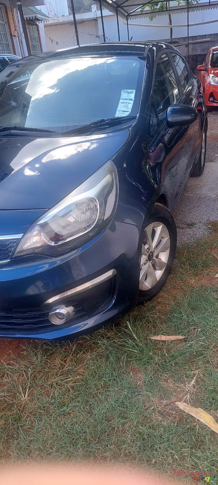 2015' Kia Rio photo #4