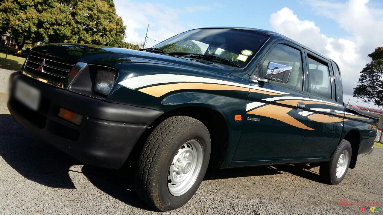 2000' Mitsubishi L 200 photo #1