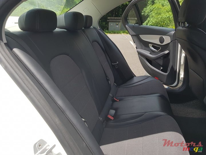 2014' Mercedes-Benz C-Class C 180 photo #6