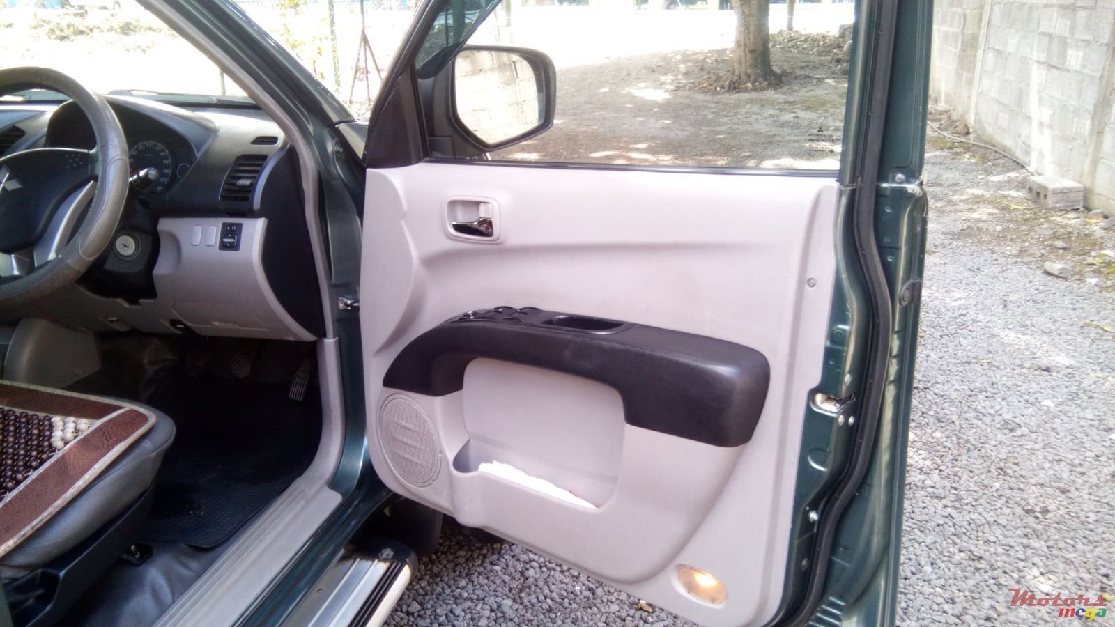 2010' Mitsubishi L 200 photo #5