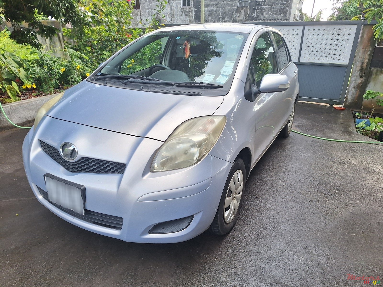 2010' Toyota Vitz photo #5