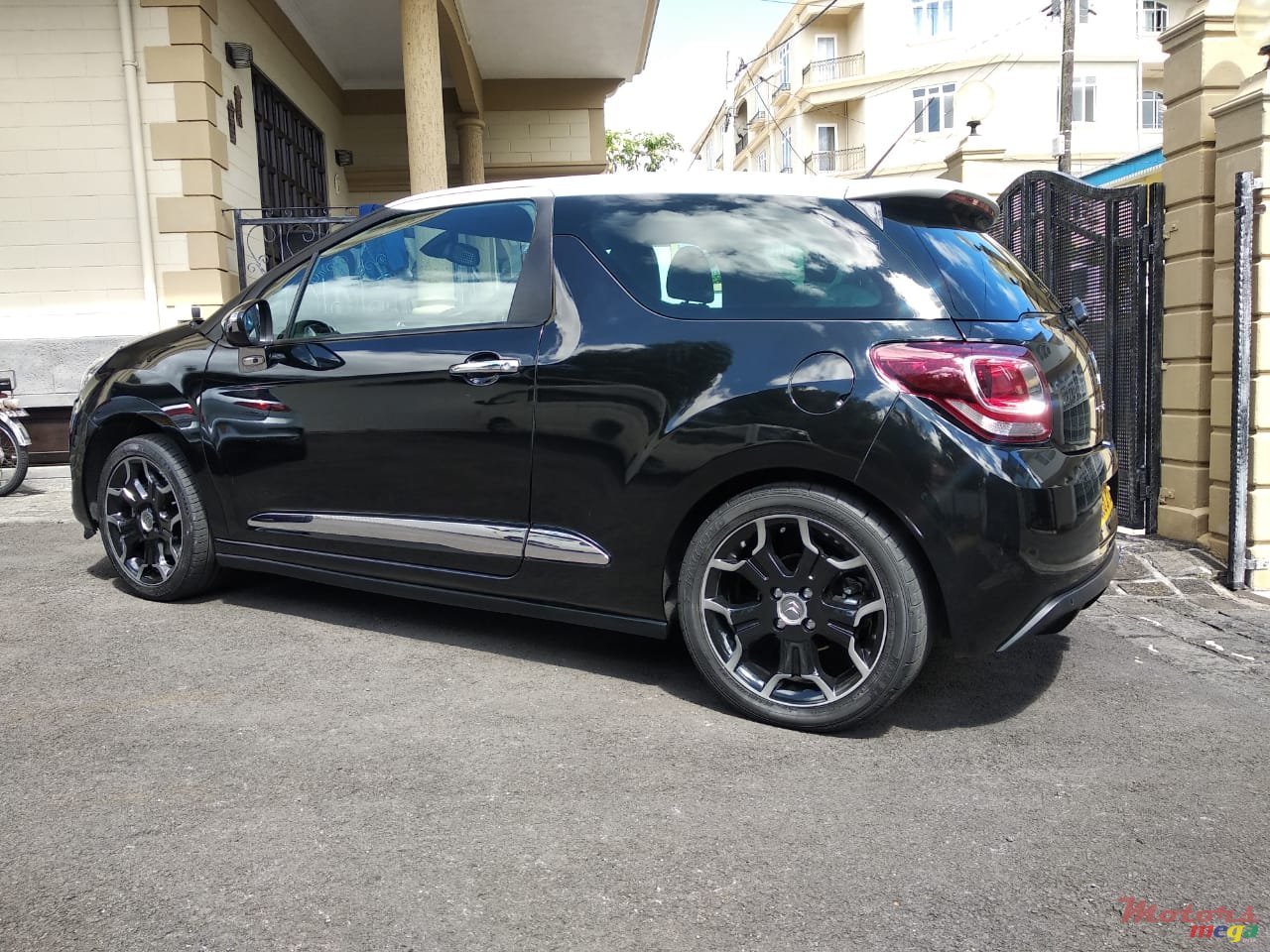 2013' Citroen DS3 turbo photo #2