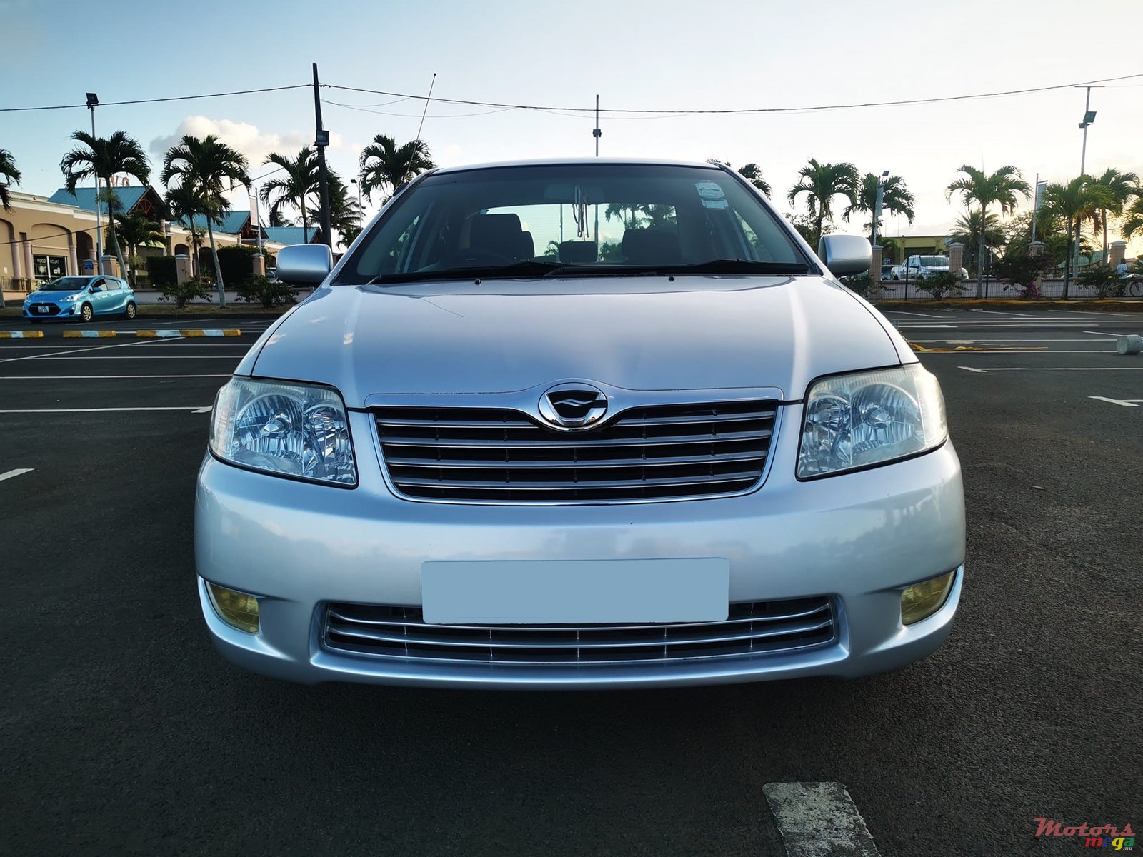 2004' Toyota Corolla NZE121 photo #2