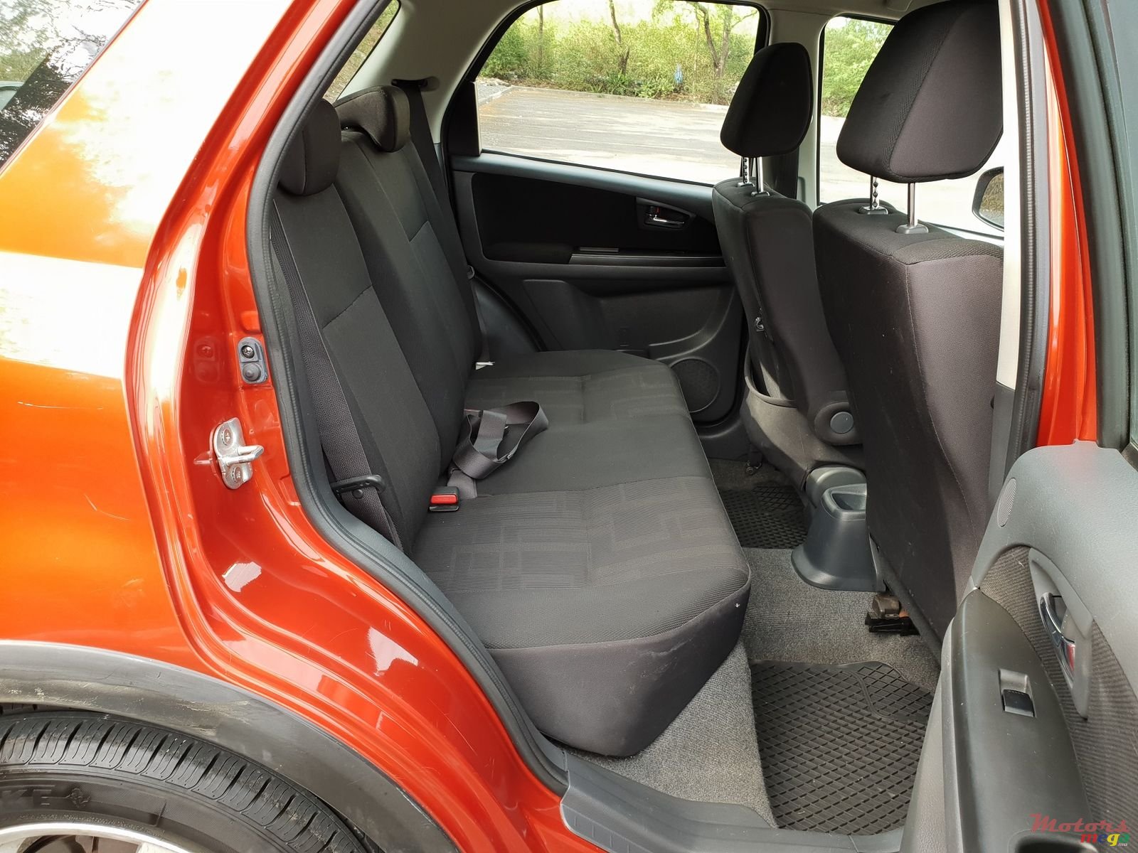 2011' Suzuki SX4 photo #2