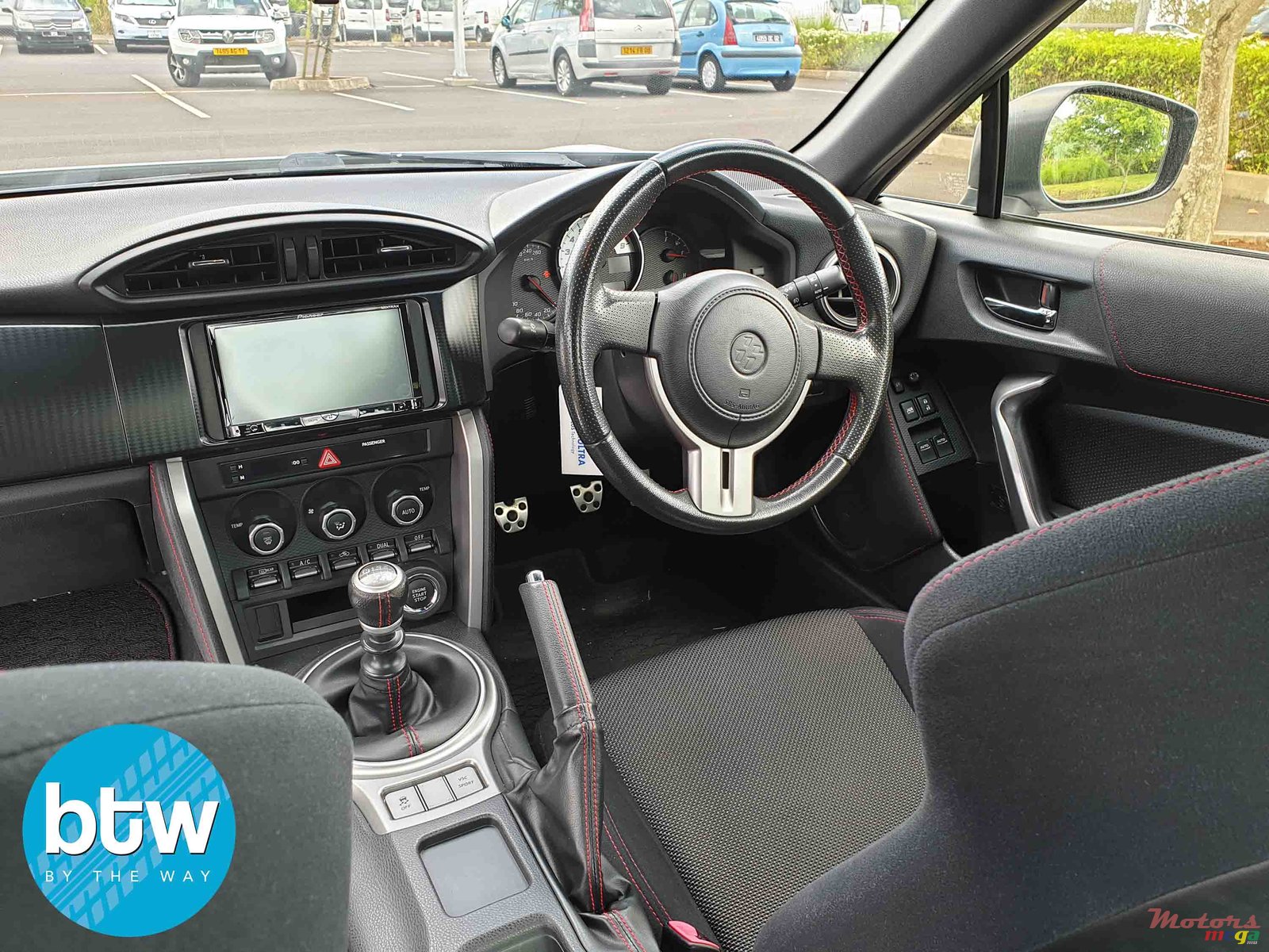 2012' Toyota GT86 photo #5