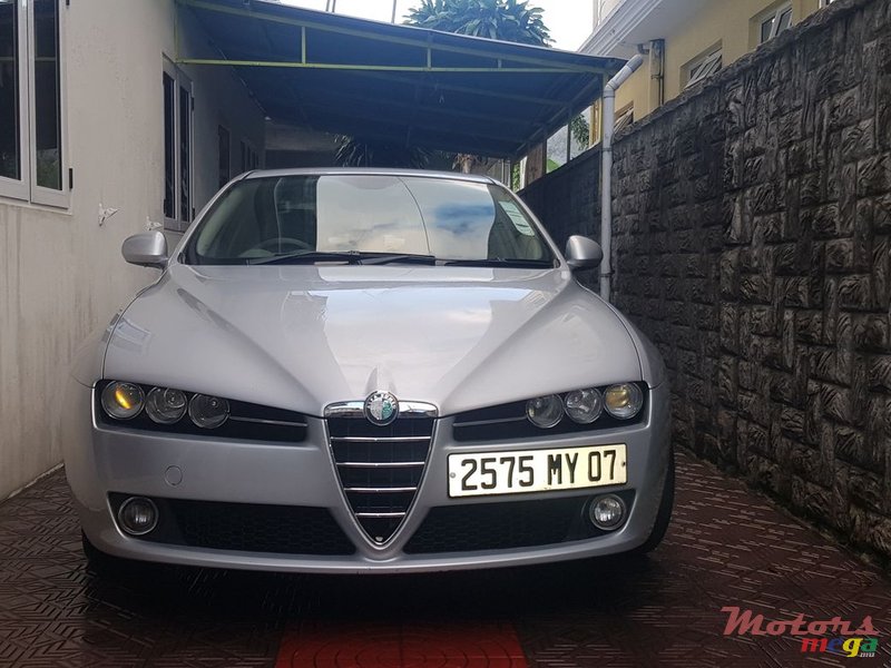 2007' Alfa Romeo 159 photo #1