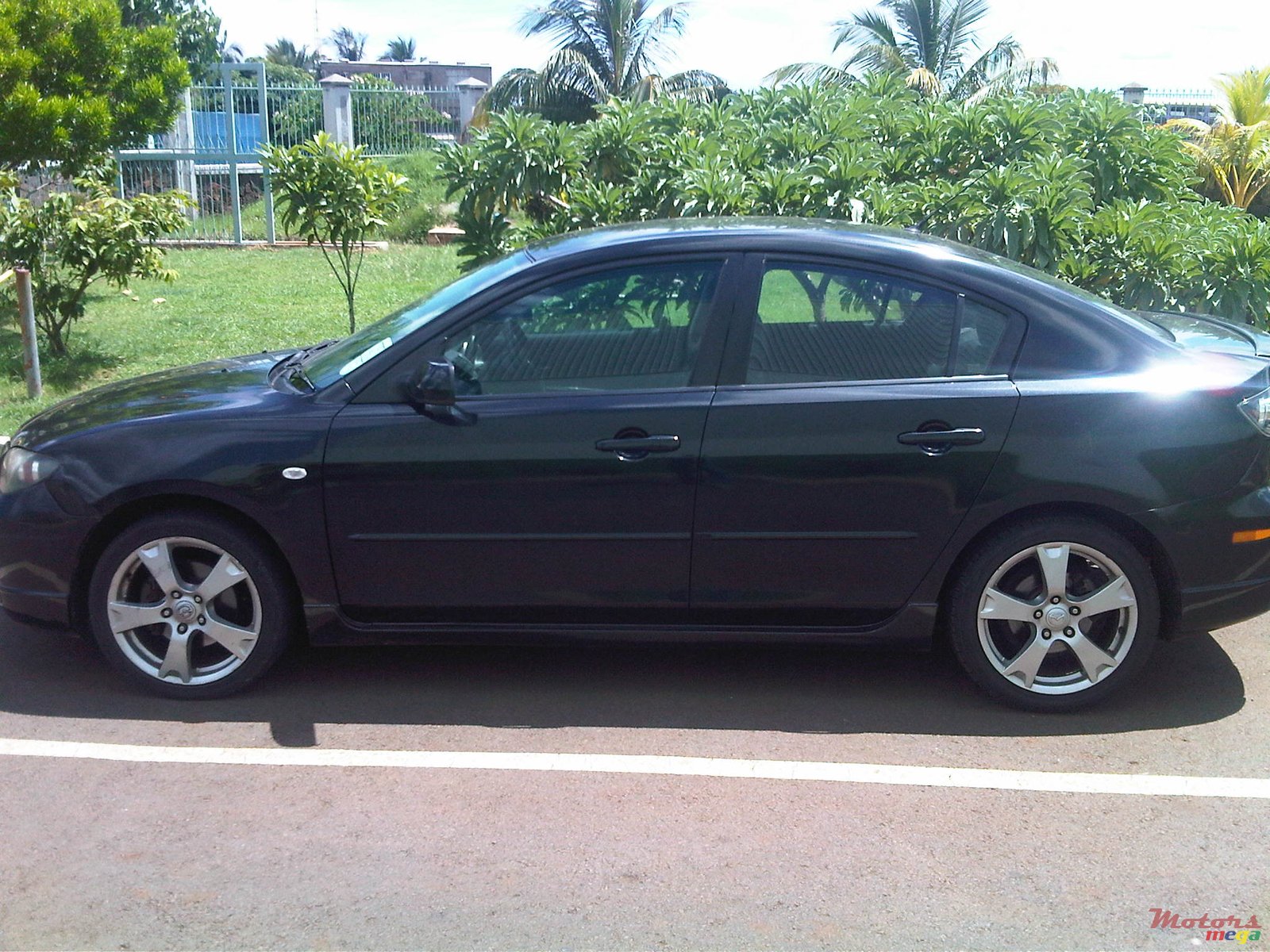 2004' Mazda 3 photo #2