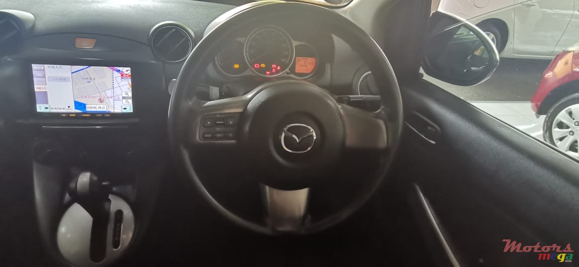2013' Mazda Demio photo #2