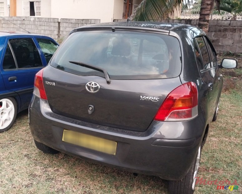 2010' Toyota Vitz Yaris local. Vitz model photo #4