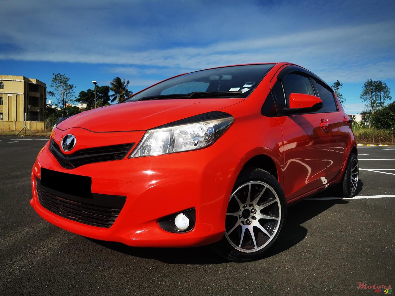 2012' Toyota Vitz 1.0 photo #7