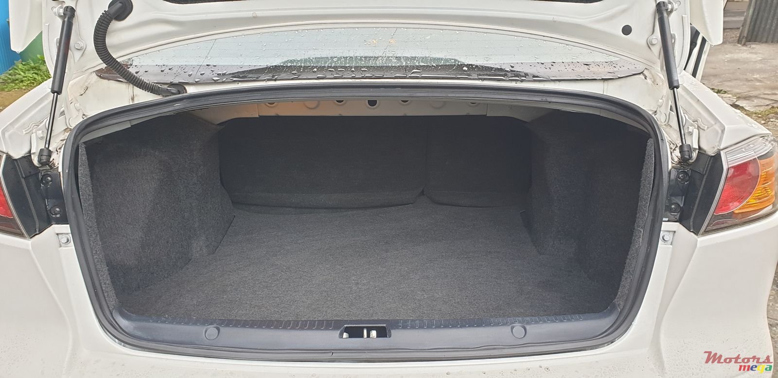 2012' Mitsubishi Lancer Ex photo #7