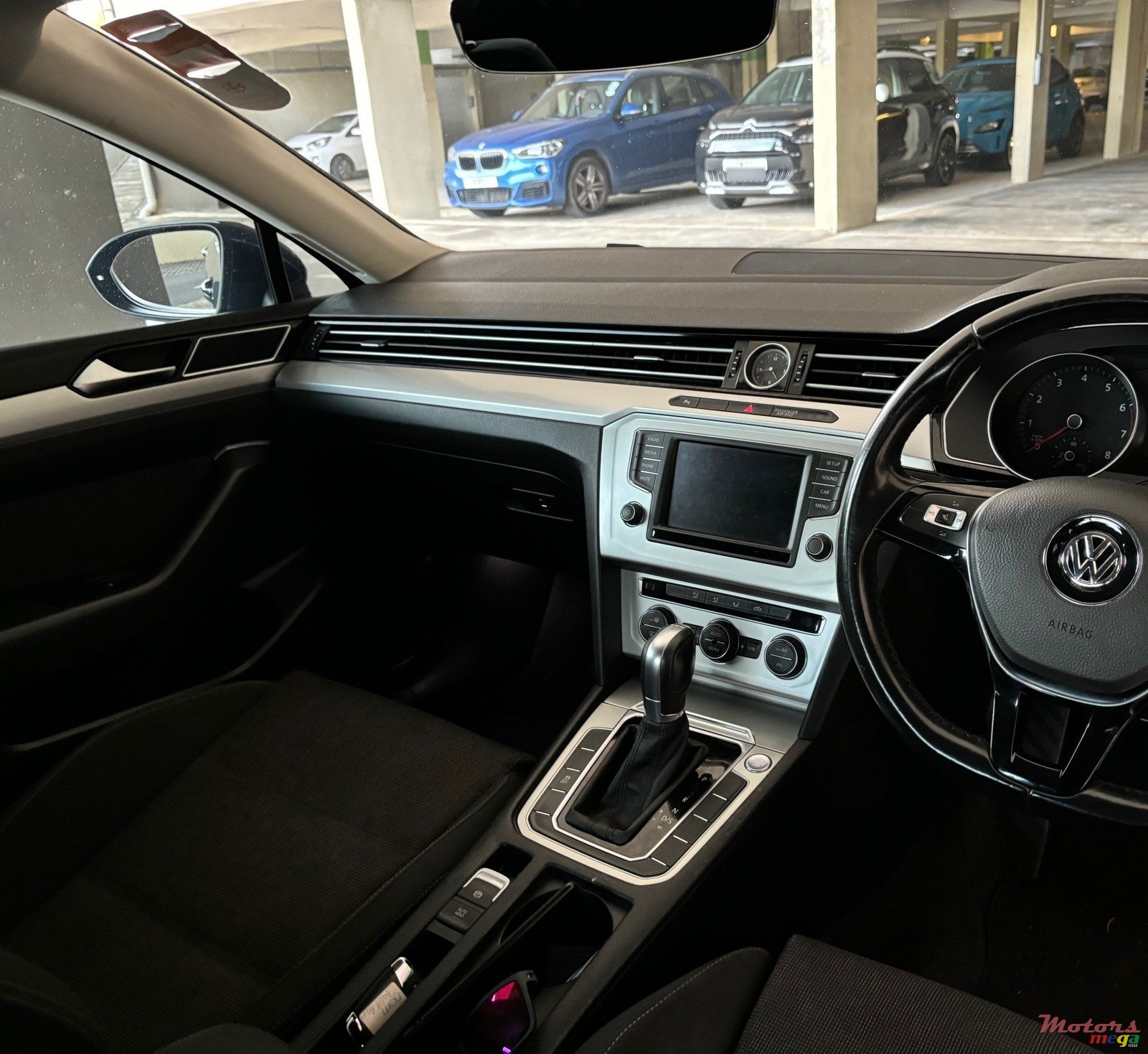 2017' Volkswagen Passat Variant photo #5