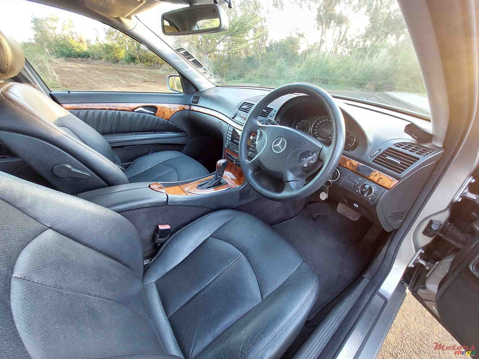 2006' Mercedes-Benz 320E photo #6