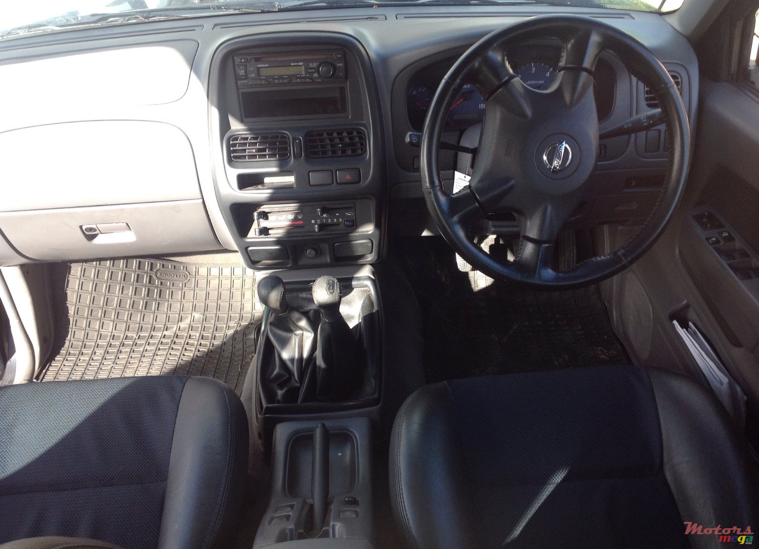 2003' Nissan photo #3