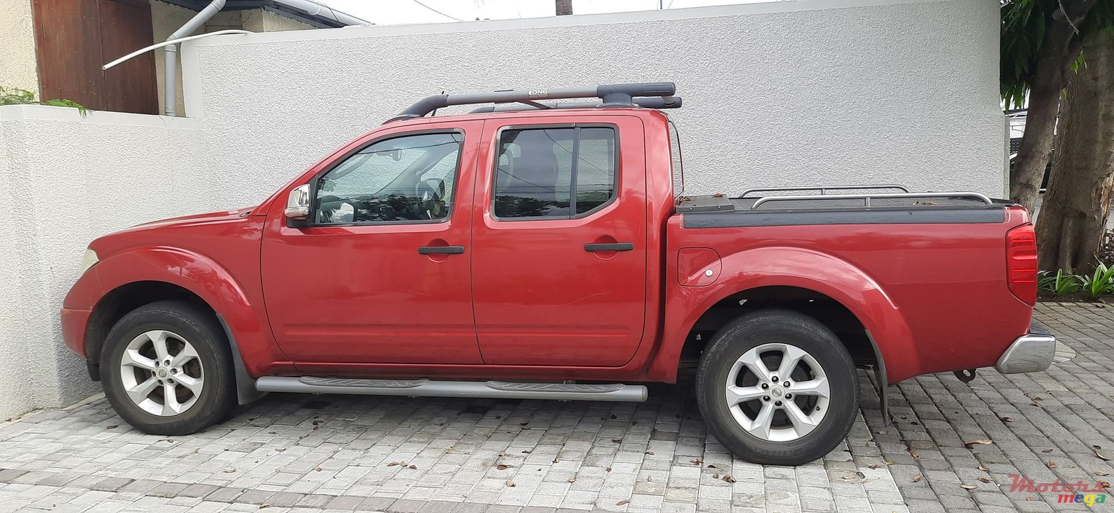 2008' Nissan Navara 4x4 photo #2