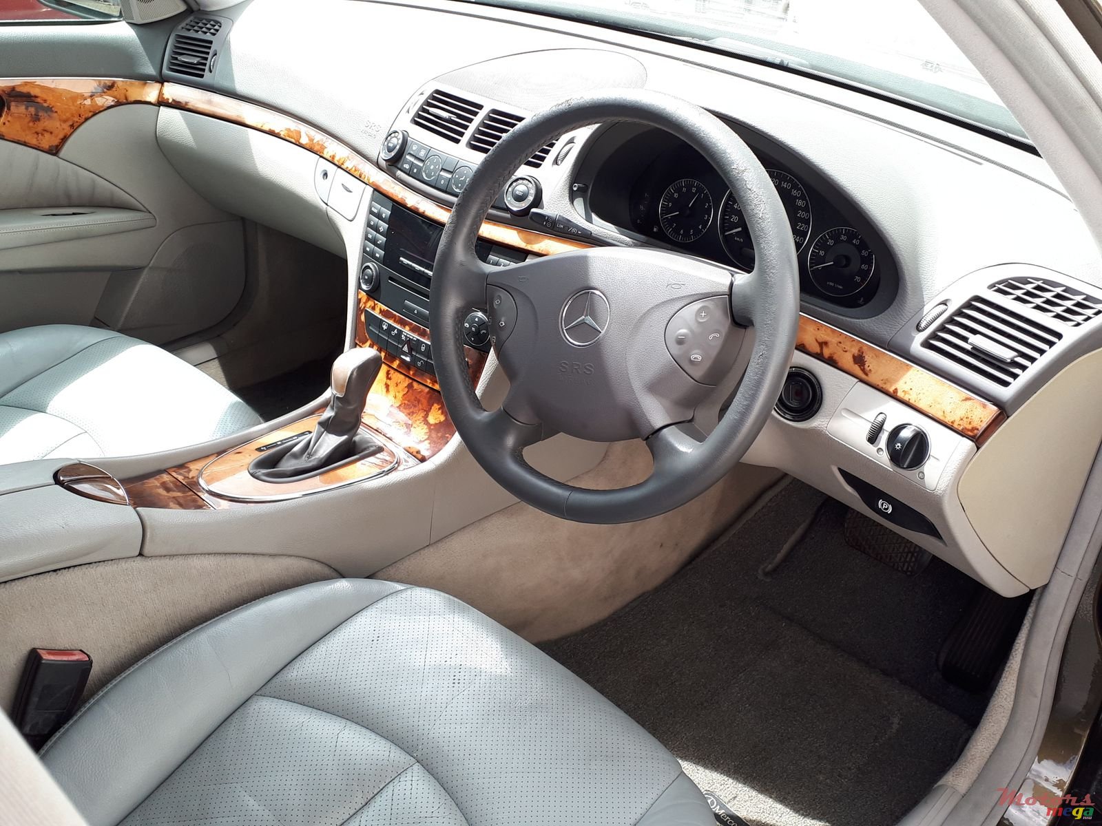 2004' Mercedes-Benz E-Class none photo #1