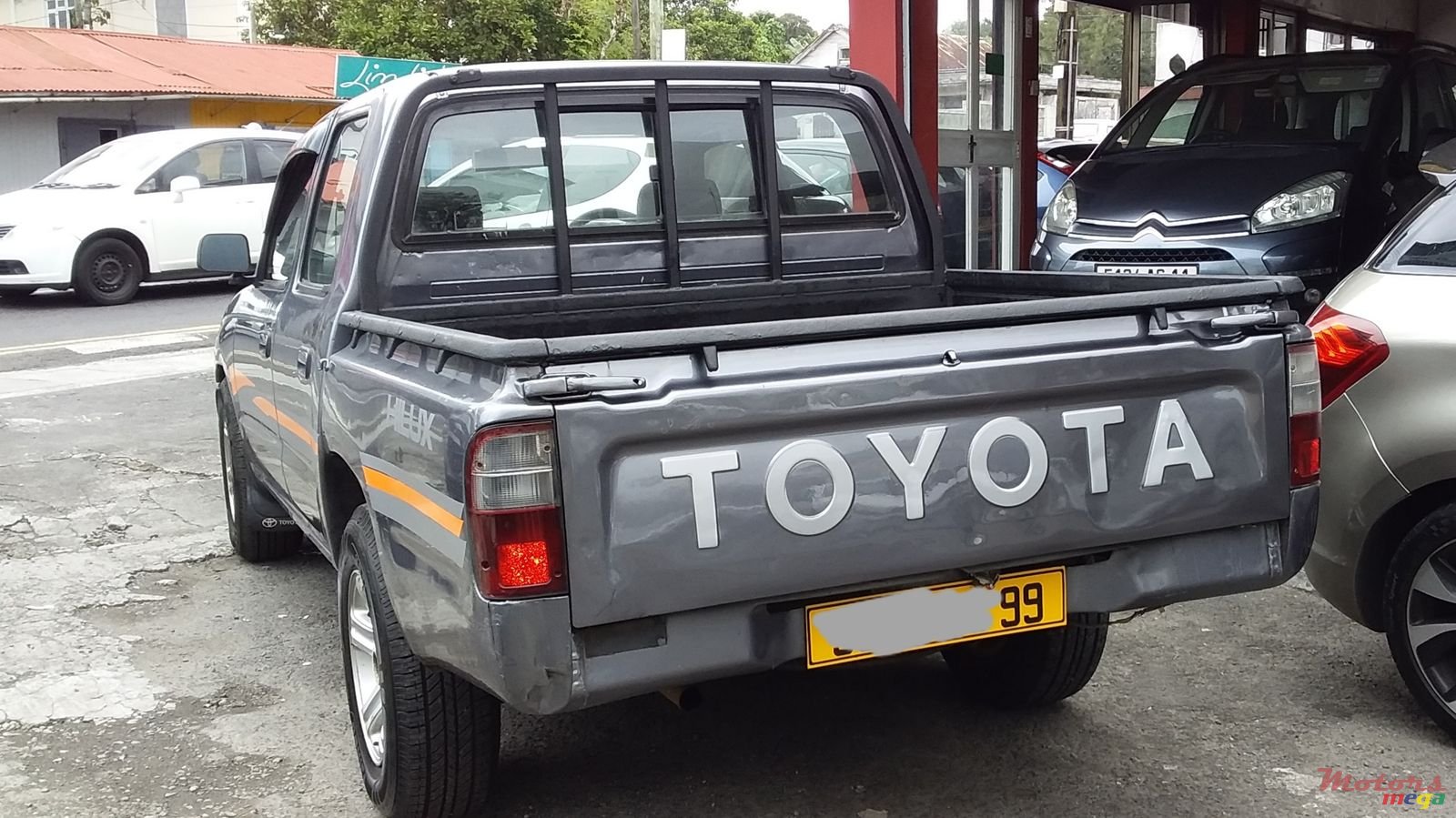 1999' Toyota Hilux 2x4 photo #4