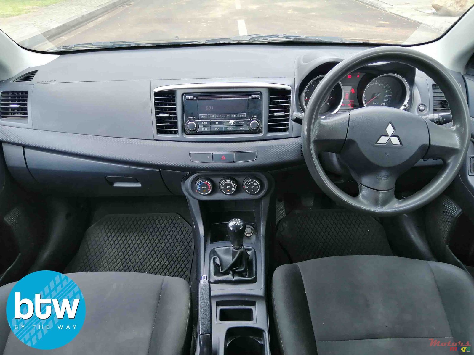 2014' Mitsubishi Lancer photo #6