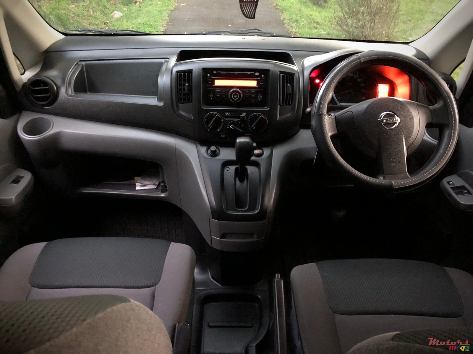 2013' Nissan NV200 photo #4