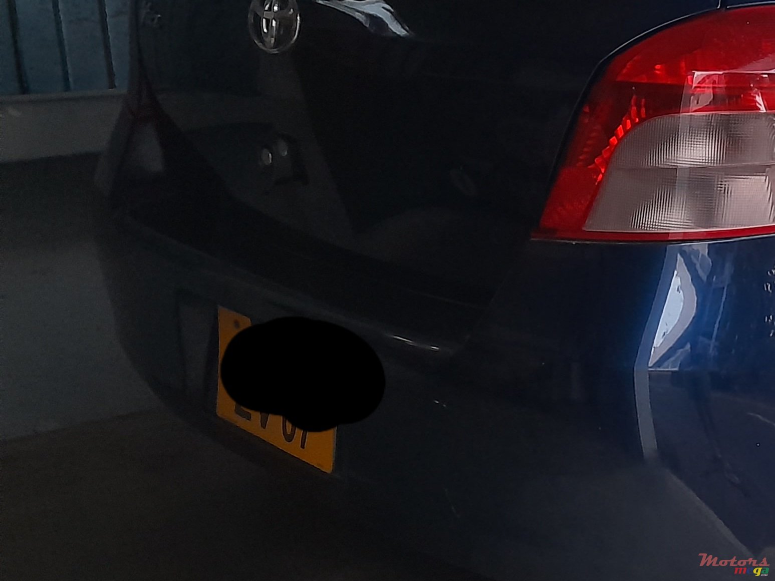 2007' Toyota Vitz photo #1