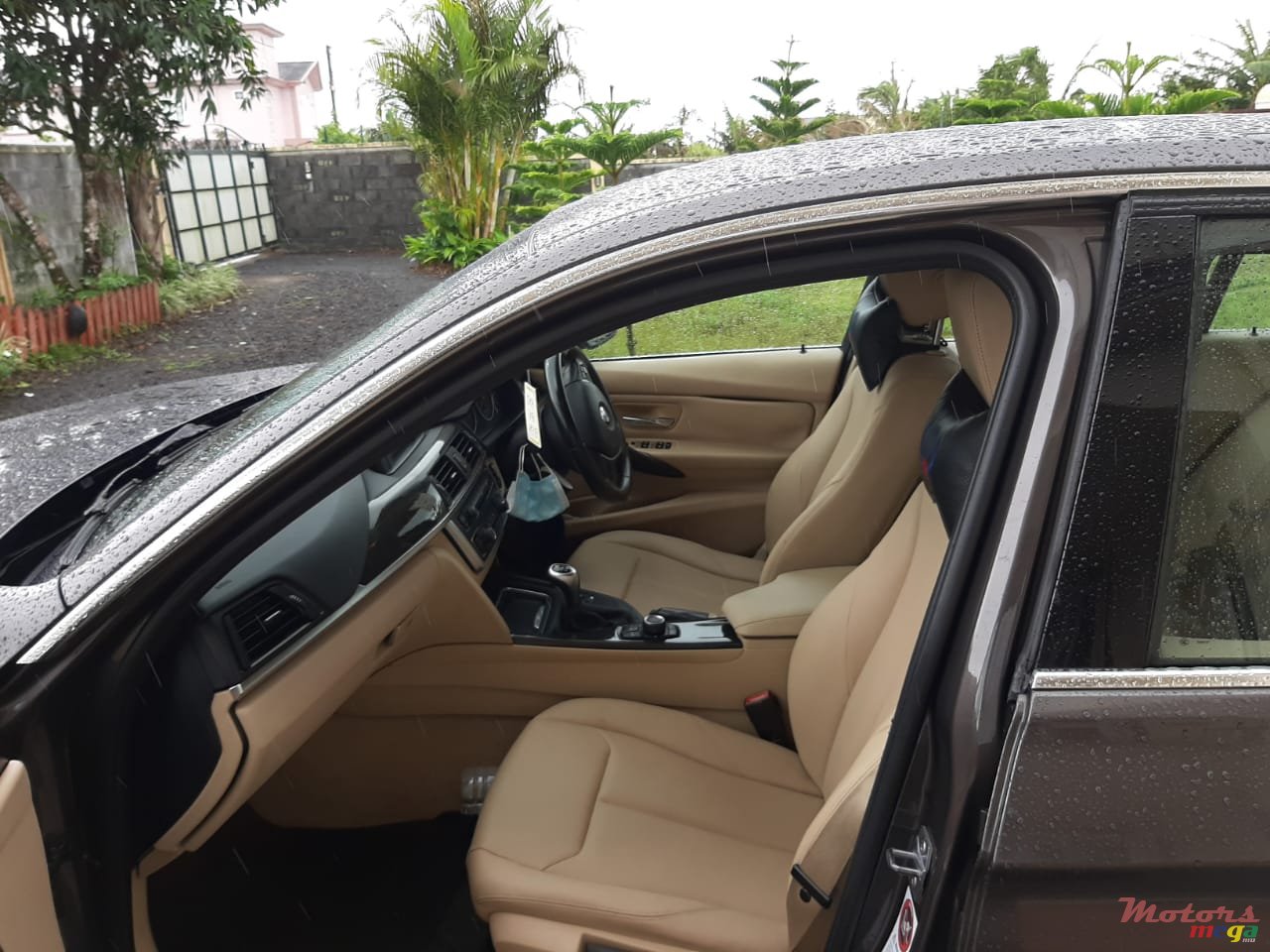 2013' BMW 320 photo #7