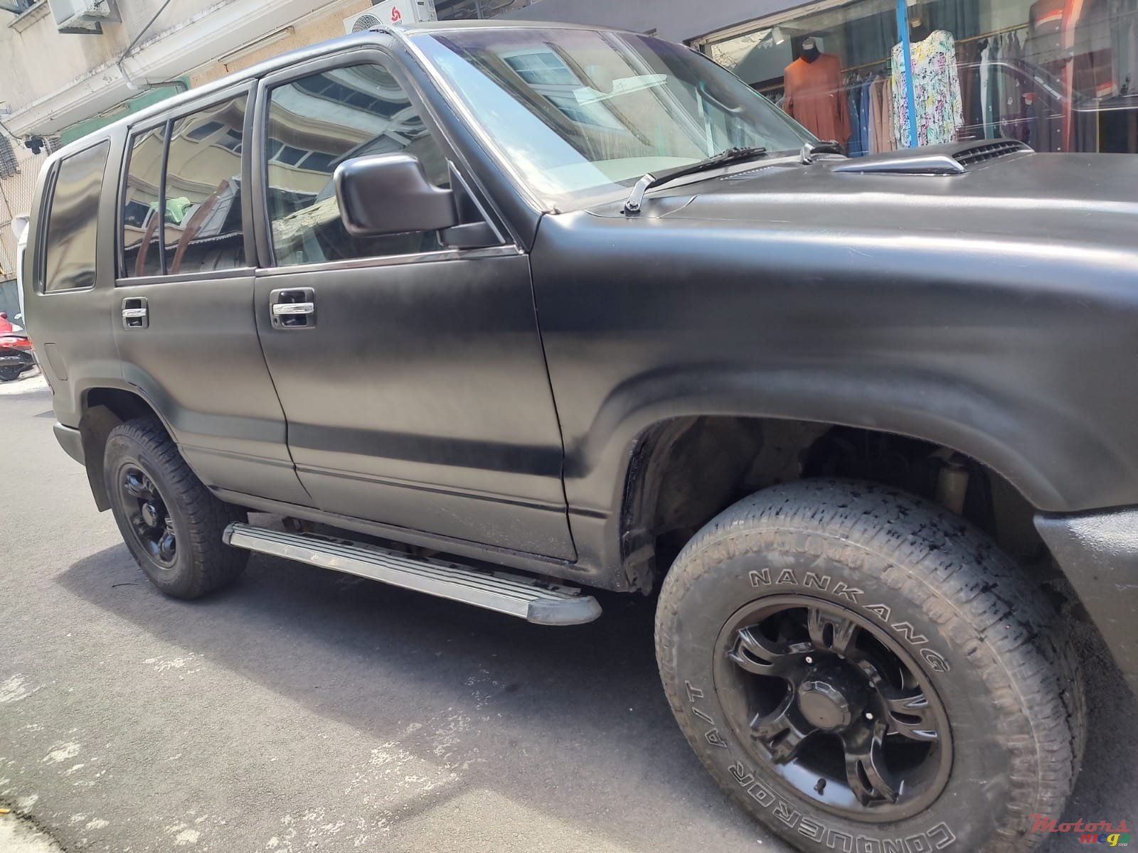 2002' Isuzu Trooper photo #3