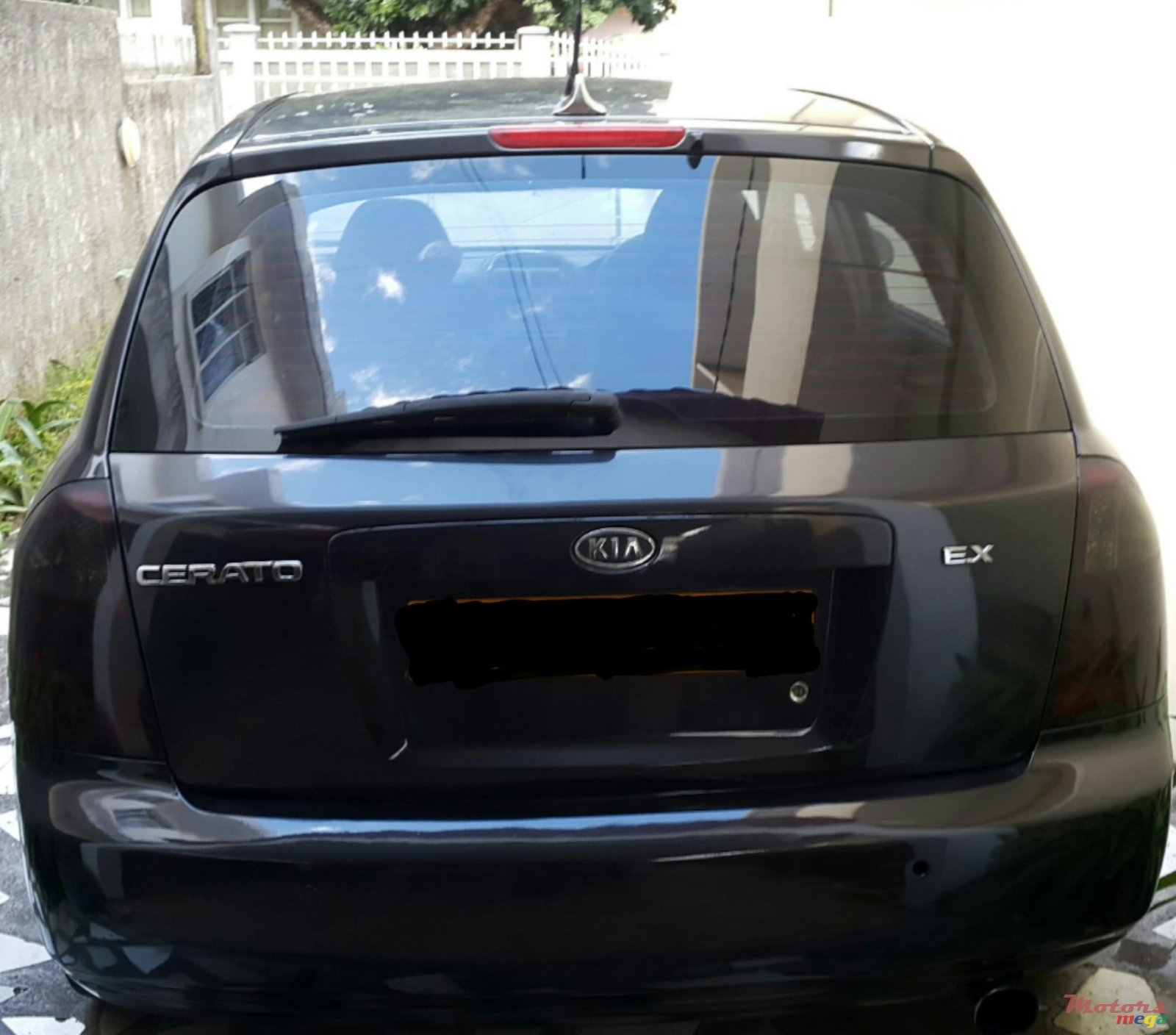 2005' Kia Cerato Rims / Body / Exhauster  photo #3