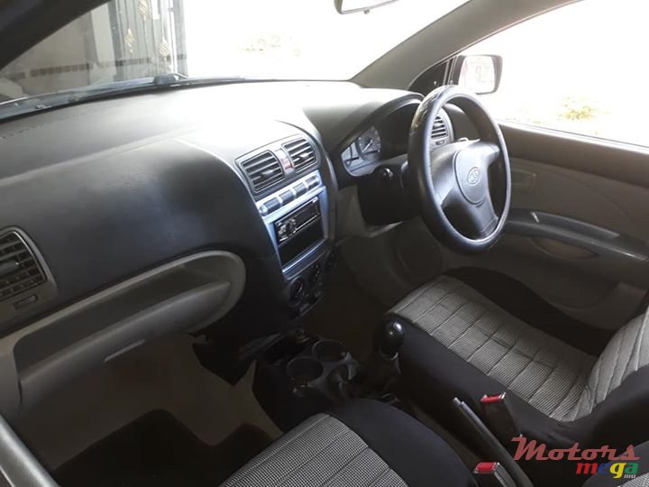2005' Kia Picanto photo #5