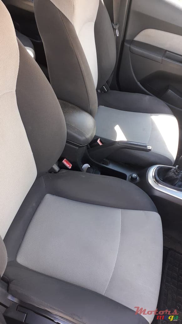 2013' Chevrolet Cruze photo #3