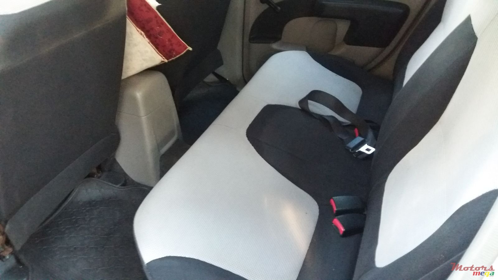 2010' Mitsubishi L 200 photo #5