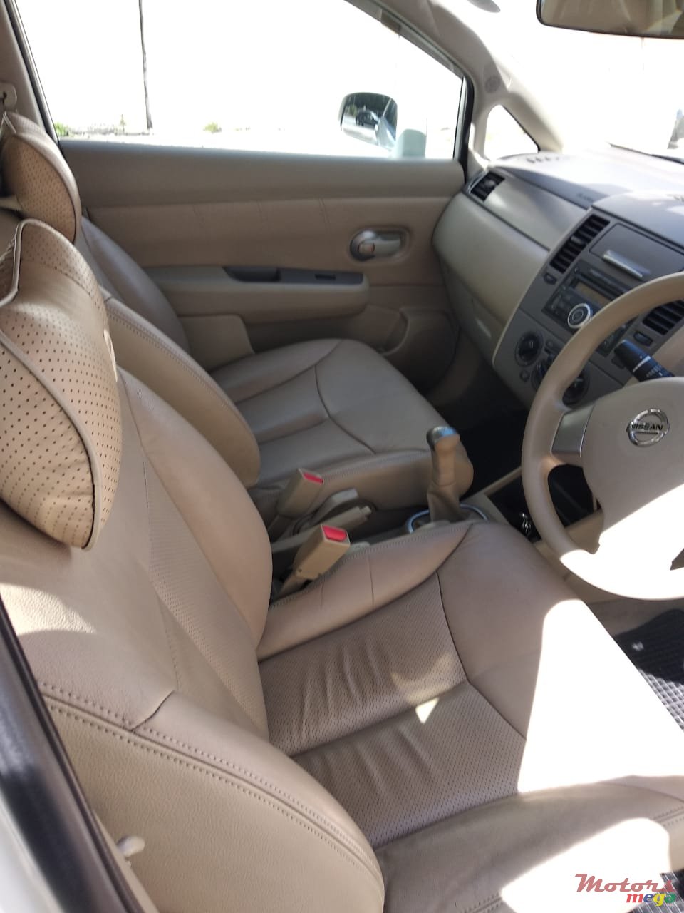 2012' Nissan Tiida photo #4