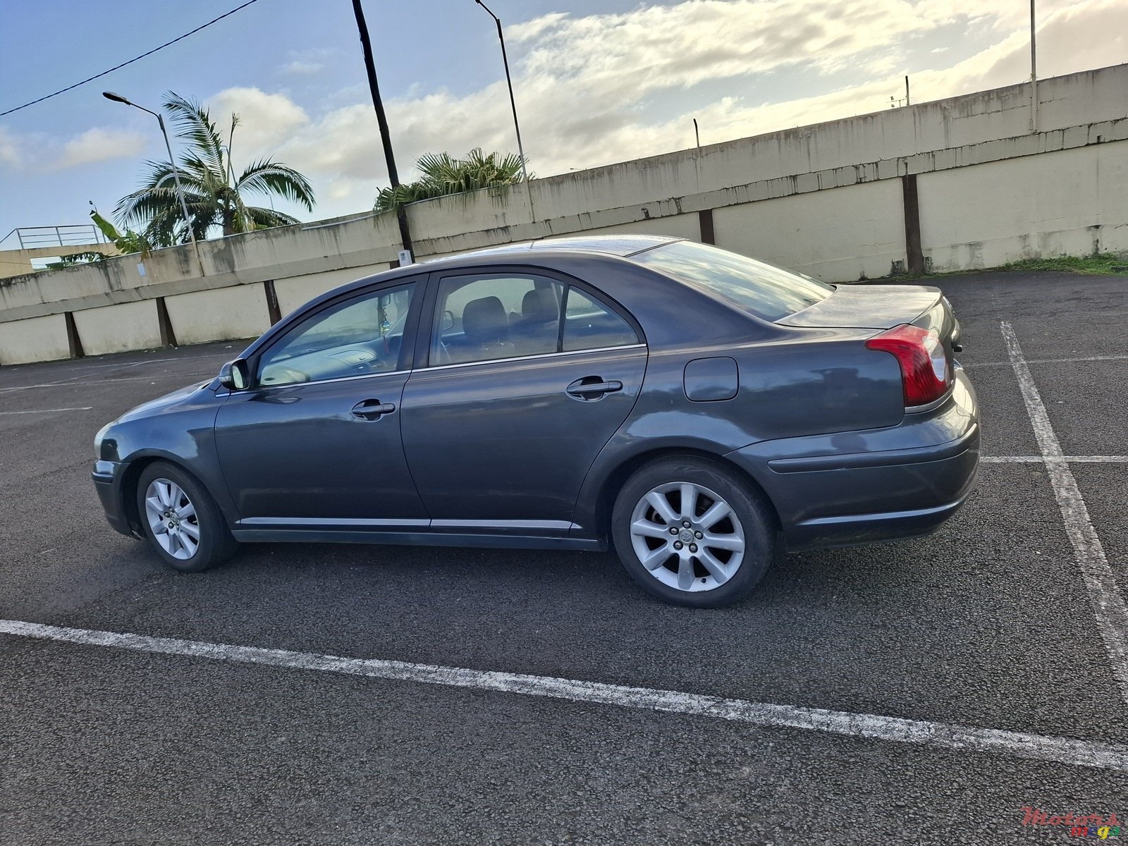 2007' Toyota Avensis photo #4