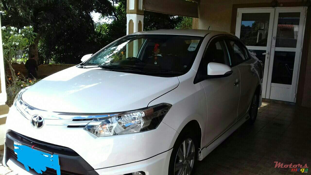 2015' Toyota Yaris photo #3