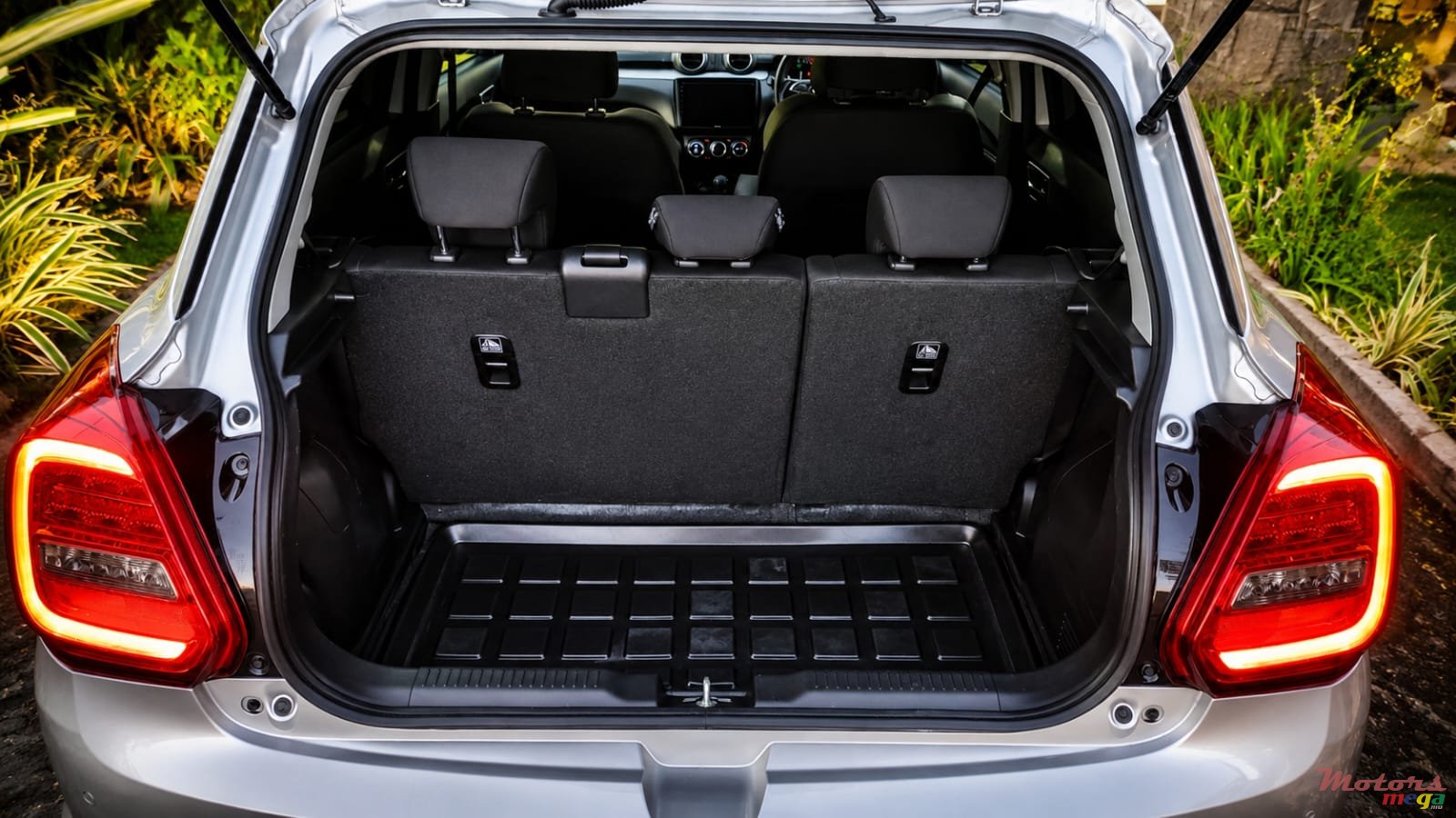 2021' Suzuki Swift photo #5