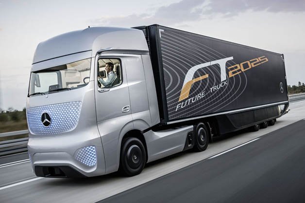 Mercedes Future Truck 2025 Envisions Self-Driving Big Rigs