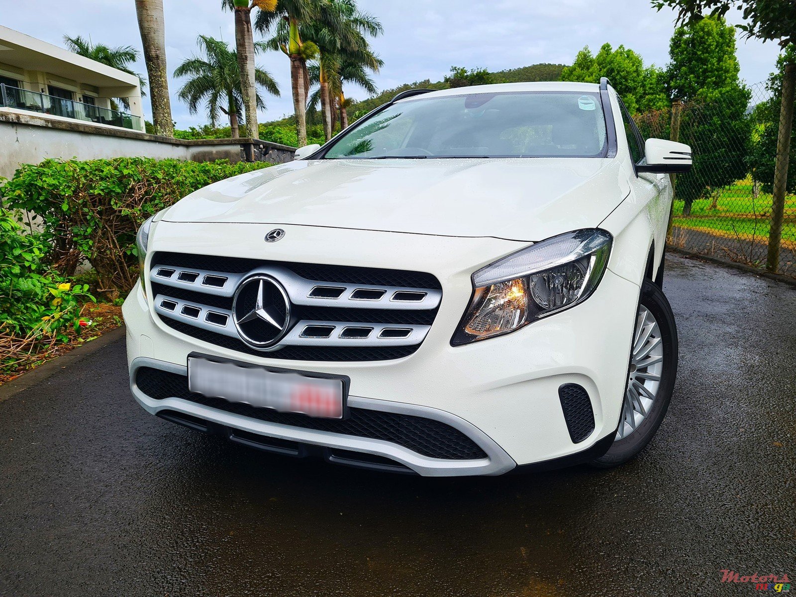2017' Mercedes-Benz GLA 200 Style 1.6 photo #1
