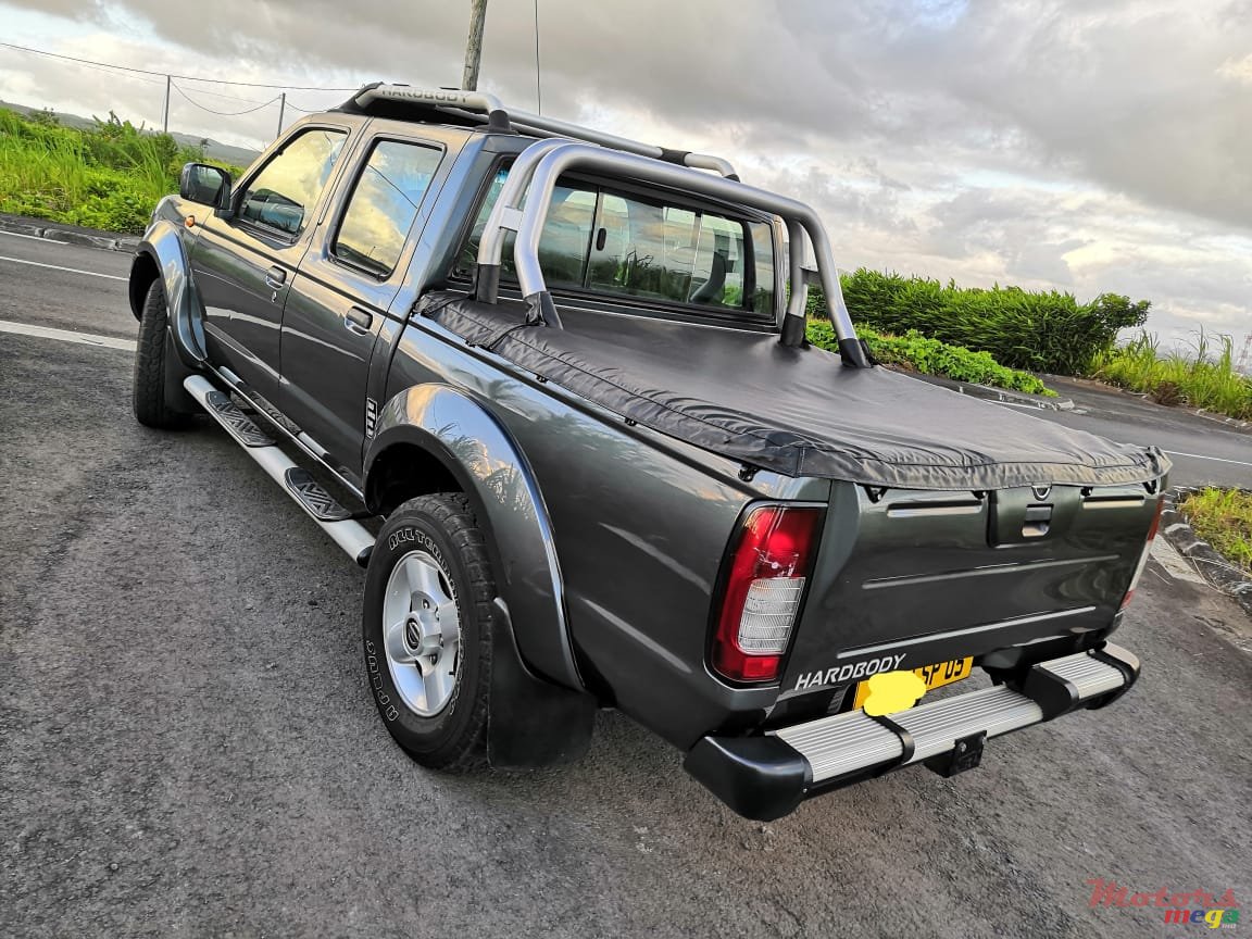 2005' Nissan Hardbody 3.0 turbo photo #2