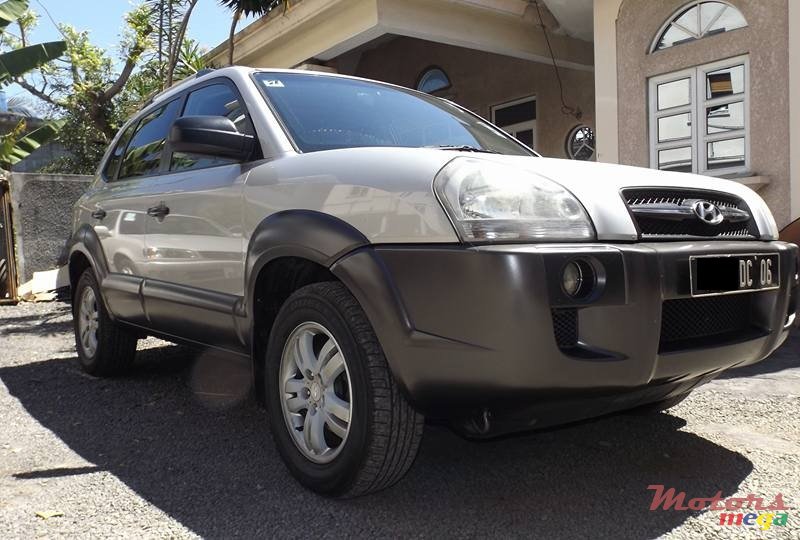 2006' Hyundai Tucson photo #2