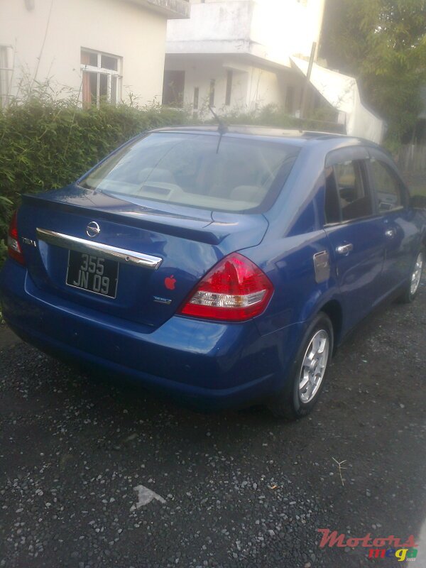 2009' Nissan Tiida Tiida 2009 photo #2