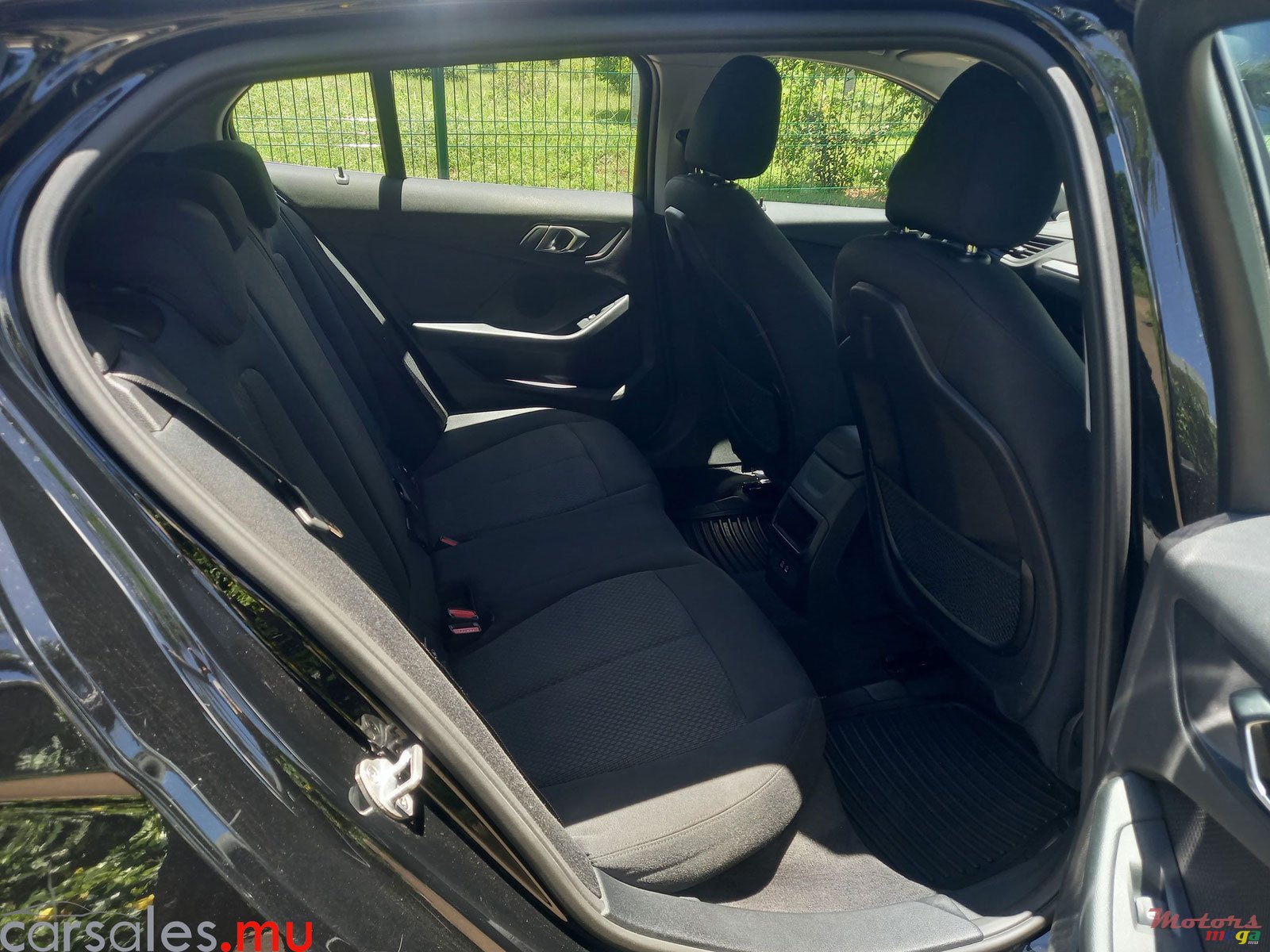 2020' BMW 118 i Lounge Edition photo #6