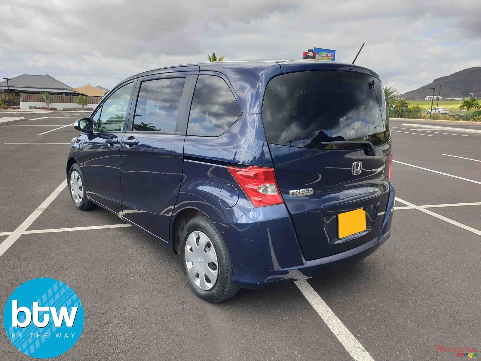 2011' Honda photo #3